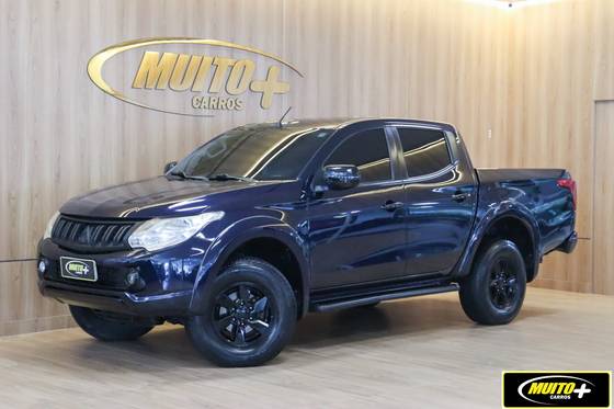 MITSUBISHI L200 TRITON 2.4 16V TURBO DIESEL SPORT HPE CD 4P 4X4 AUTOMÁTICO MITSUBISHI L200 TRITON 2.4 16V TURBO DIESEL SPORT HPE CD 4P 4X4 AUTOMÁTICO